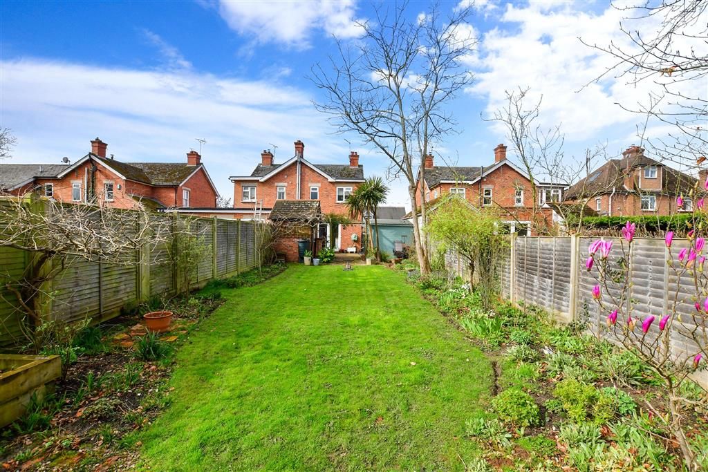 3 bed semidetached house for sale in Maidstone Road, Headcorn, Kent
