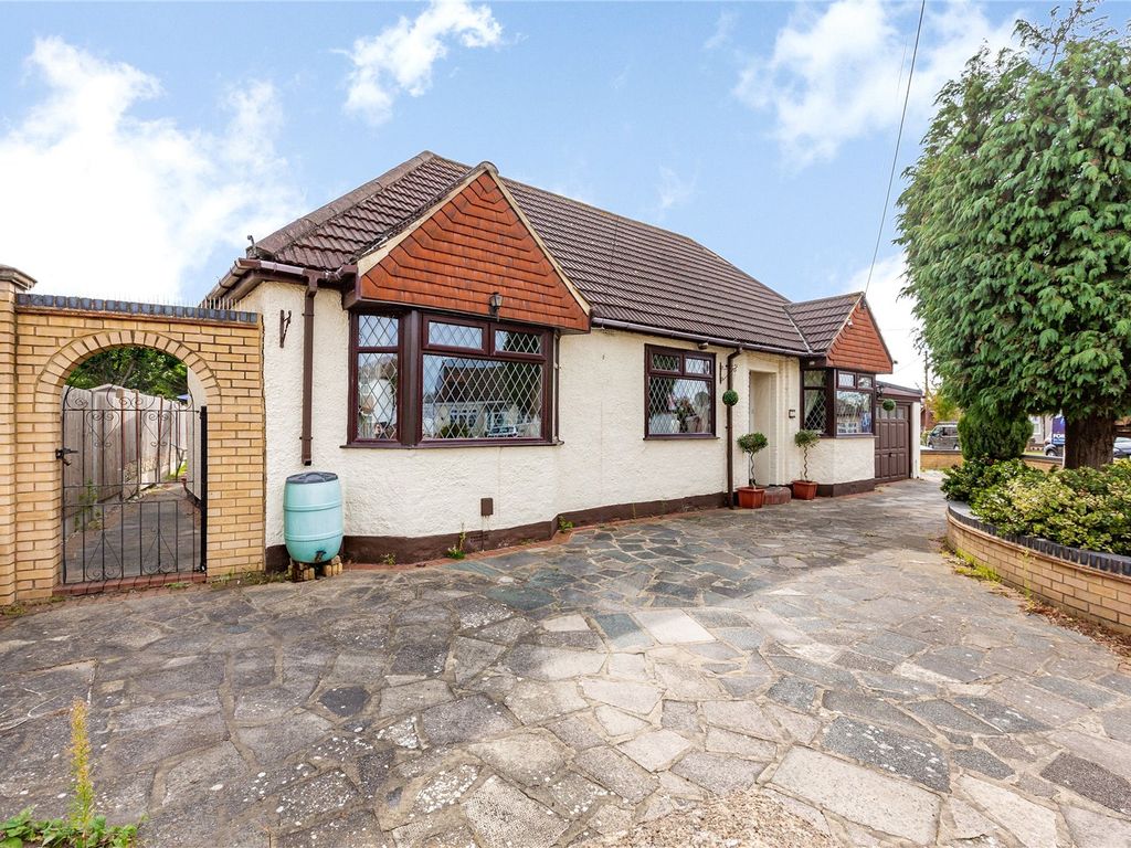 2 bed detached bungalow for sale in Parsonage Road, Rainham RM13 Zoopla