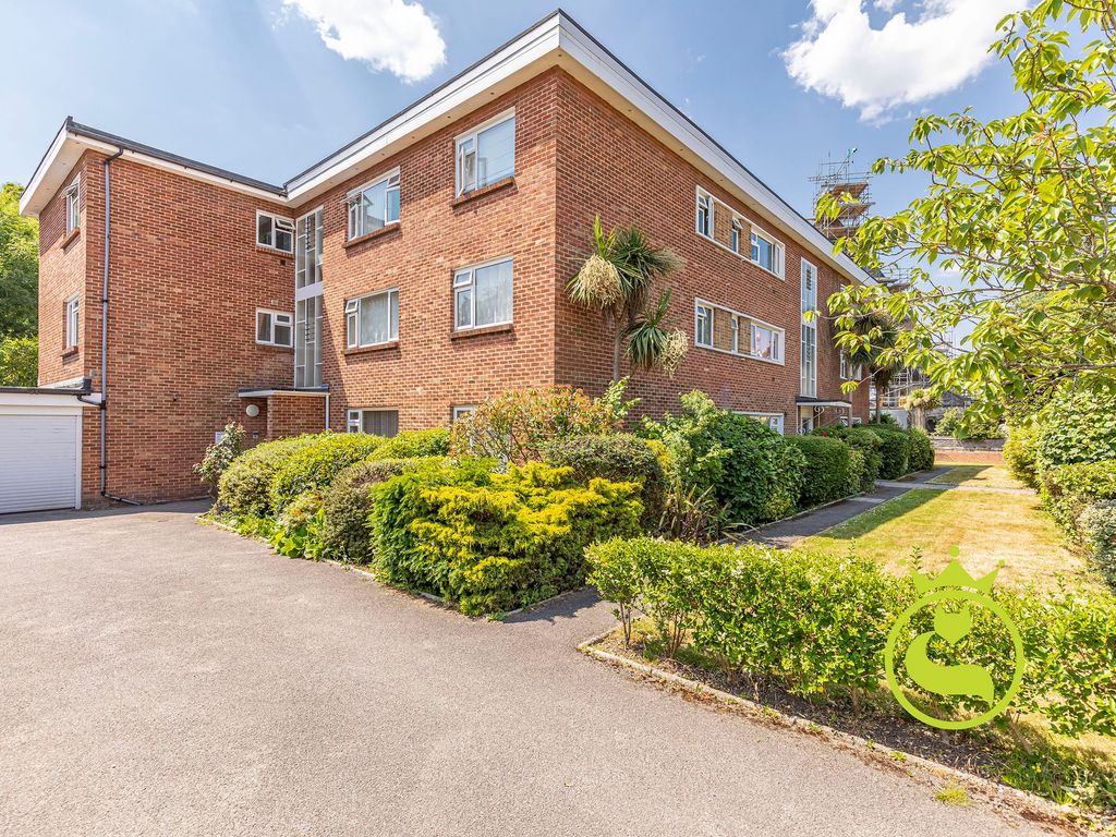2 bed flat for sale in Church Road, Frinton Court BH14 Zoopla