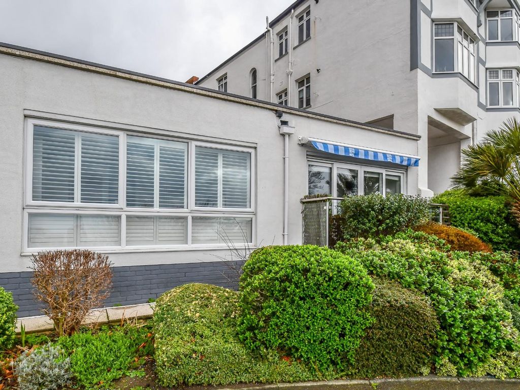 2 bed semidetached bungalow for sale in Tower Court, Westcliff Parade