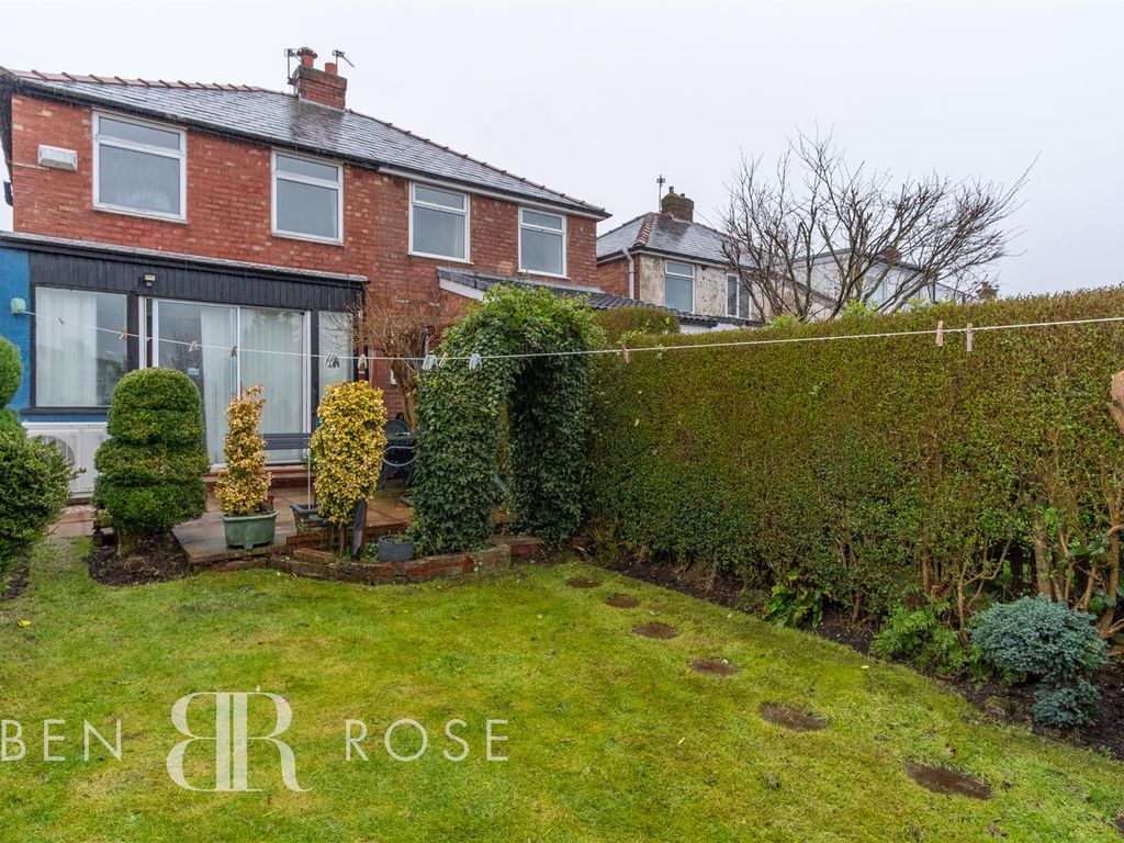 3 bed semidetached house for sale in Broadfield Drive, Leyland PR25, £