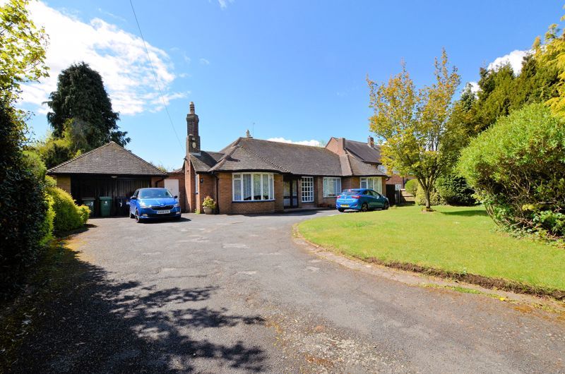 3 bed detached bungalow for sale in Kent Road, Halesowen B62 Zoopla