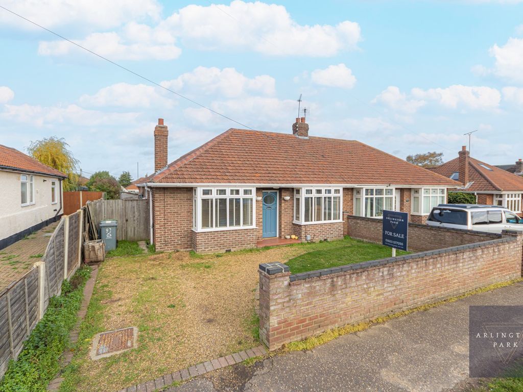 3 bed semidetached bungalow for sale in Gordon Avenue, Thorpe St
