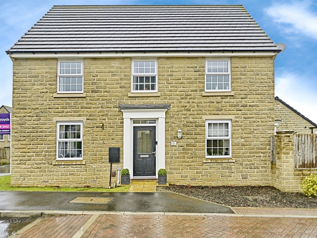 4 bed detached house for sale in Hewenden Drive, Cullingworth, Bradford