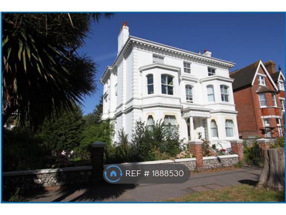 Room to rent in Carlton House, Eastbourne BN21, £900 pcm Zoopla