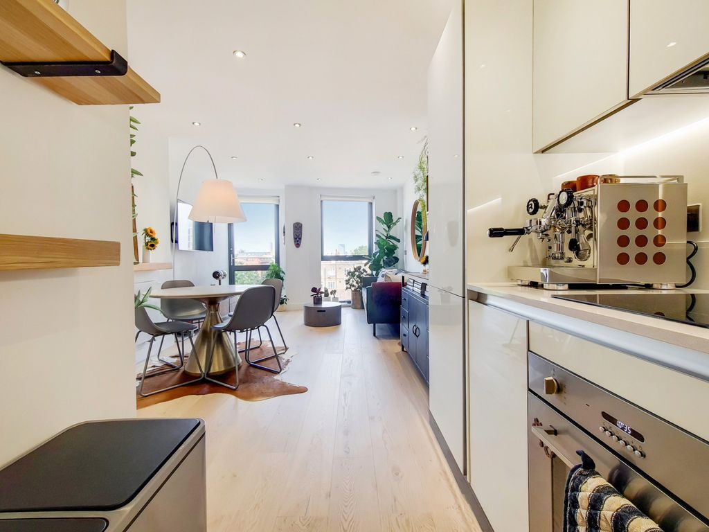 Howson Court, 525 Old Kent Road, Bermondsey SE1  