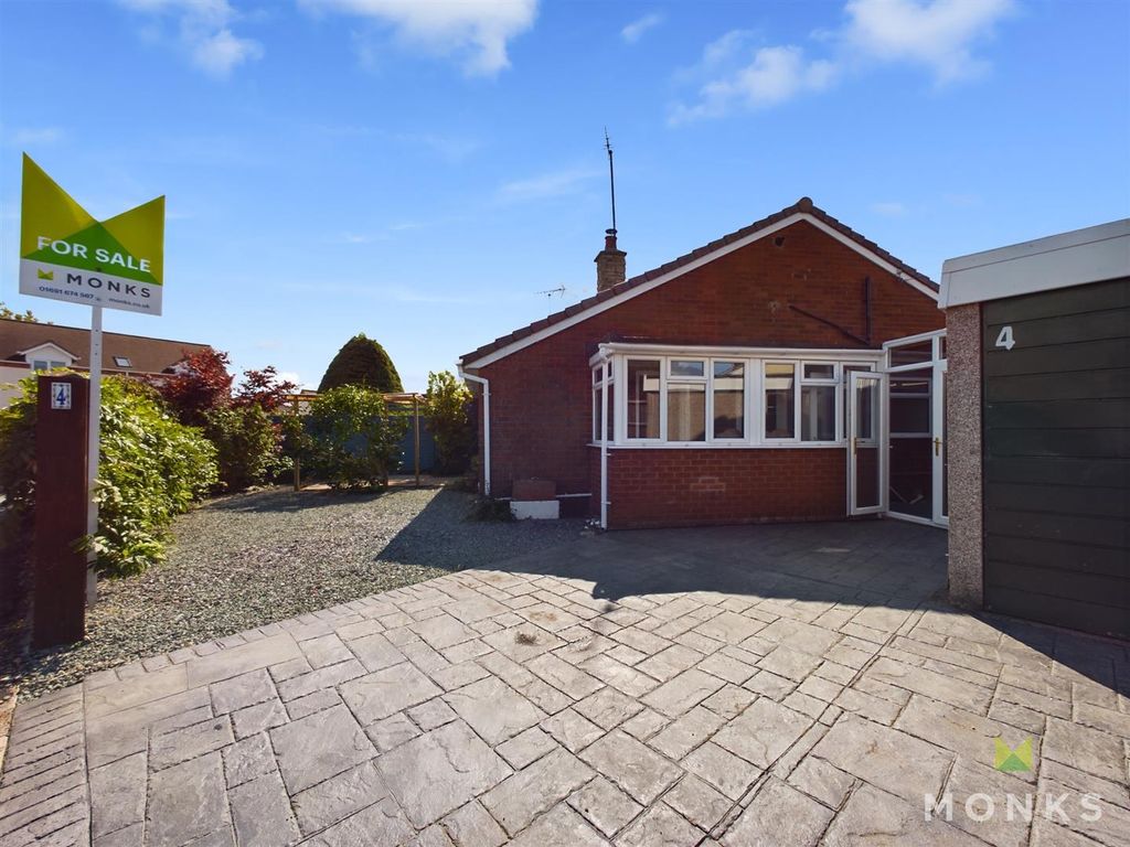 3 bed semidetached bungalow for sale in St. Davids Close, Gobowen