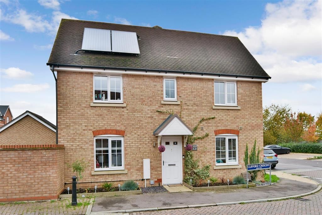 3 bed semidetached house for sale in Clifford Crescent, Sittingbourne
