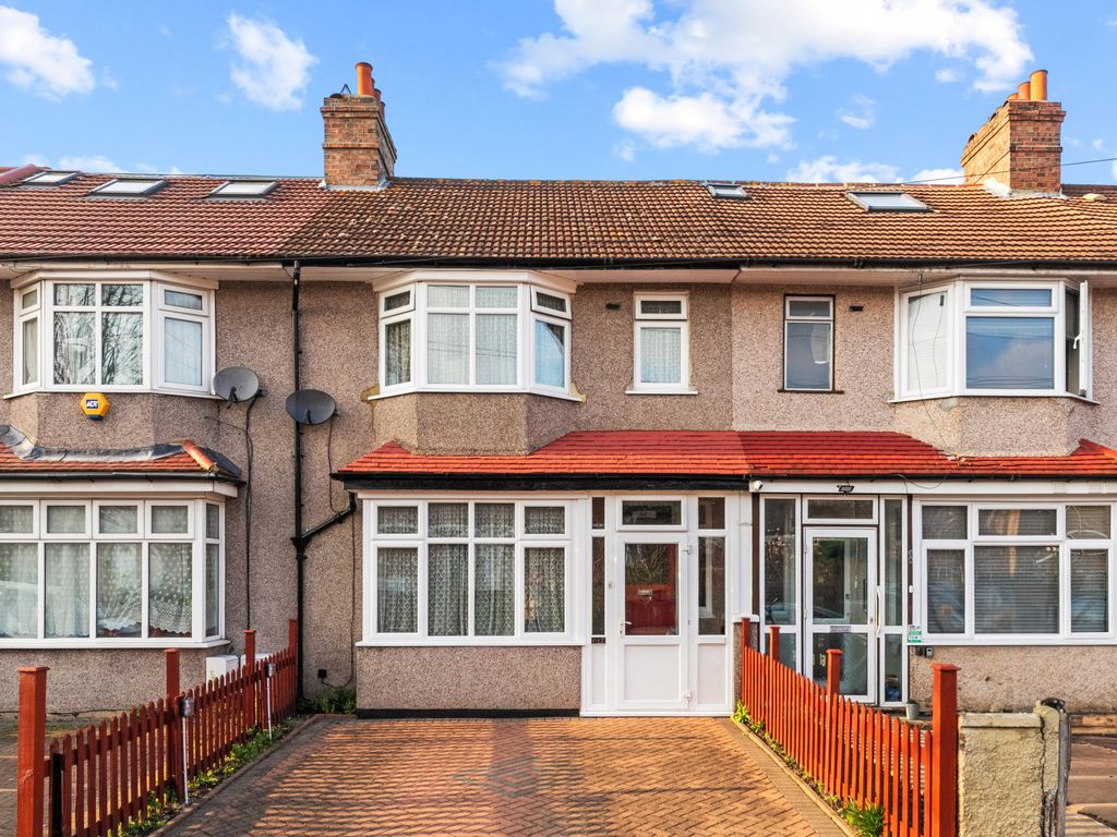 3 bed terraced house for sale in Bond Road, Mitcham CR4, £500,000 Zoopla