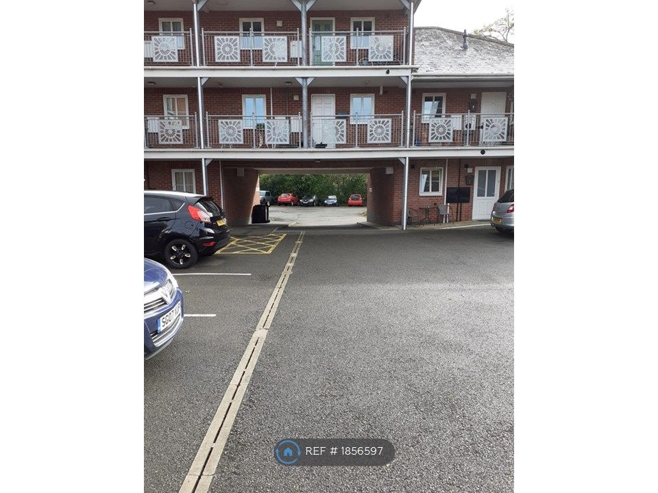 2 bed flat to rent in Riverdale Close, Syston, Leicester LE7, £750 pcm