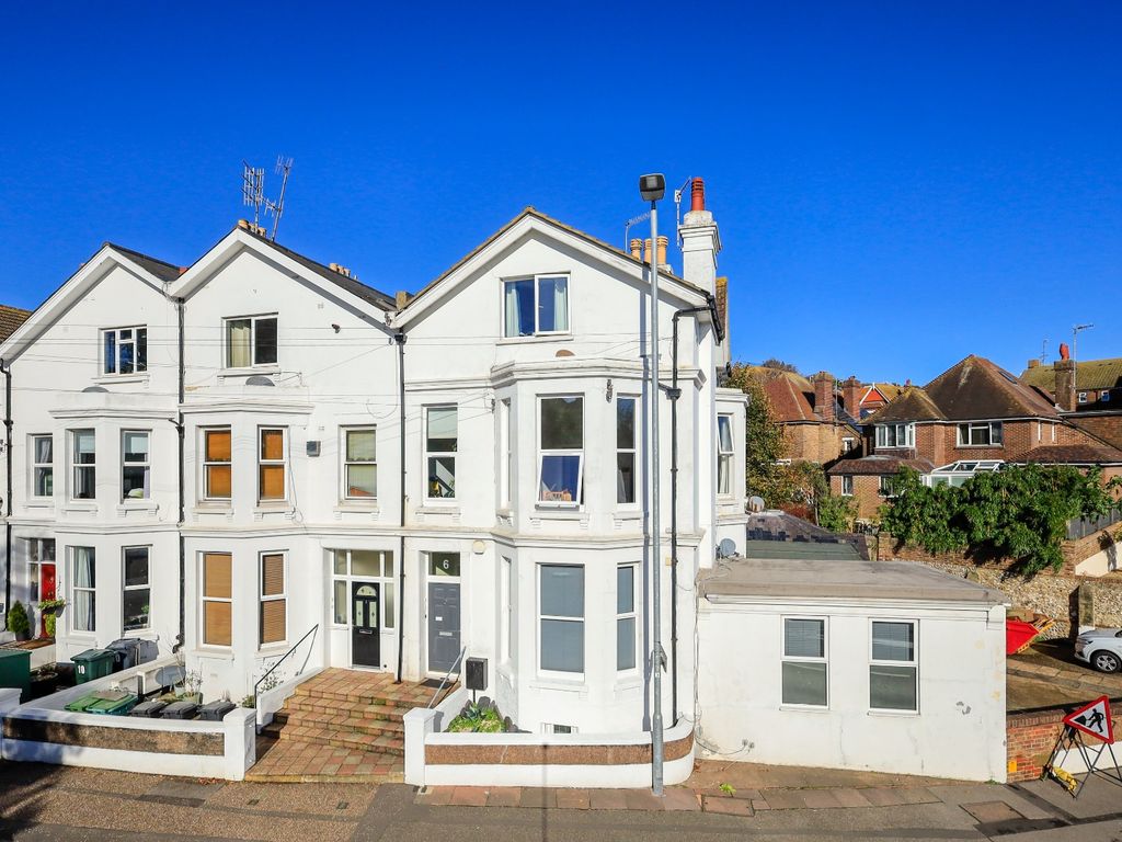 2 bed flat for sale in The Goffs, Eastbourne BN21, £260,000 Zoopla