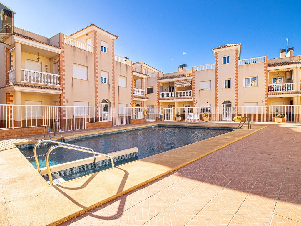2 bed apartment for sale in Urb. Los Llanos, Los Lobos, Almería