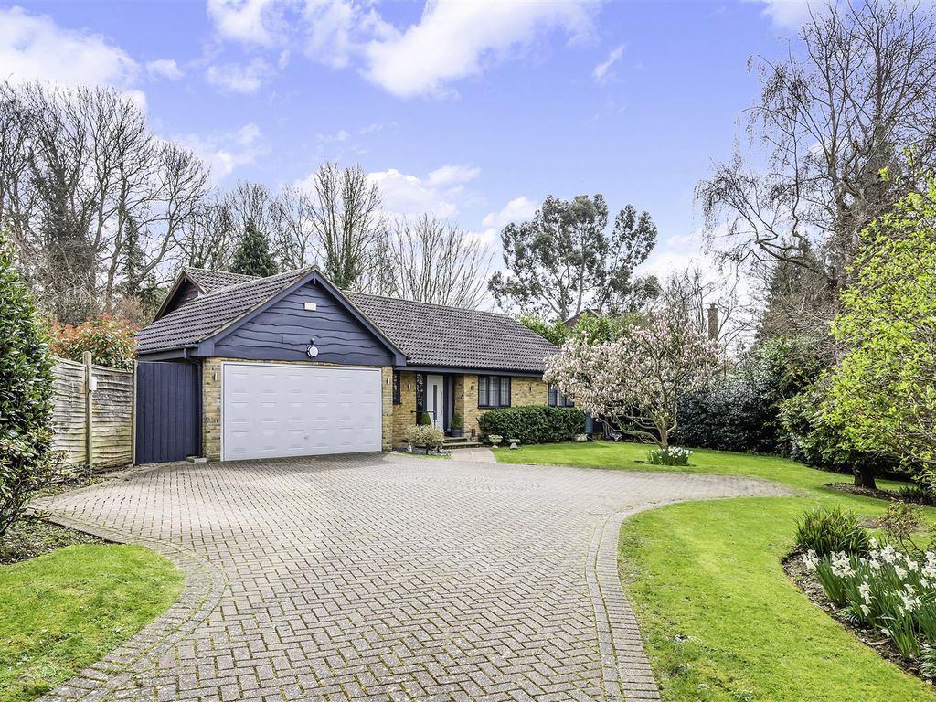 4 bed detached bungalow for sale in Shelvers Way, Tadworth KT20 Zoopla