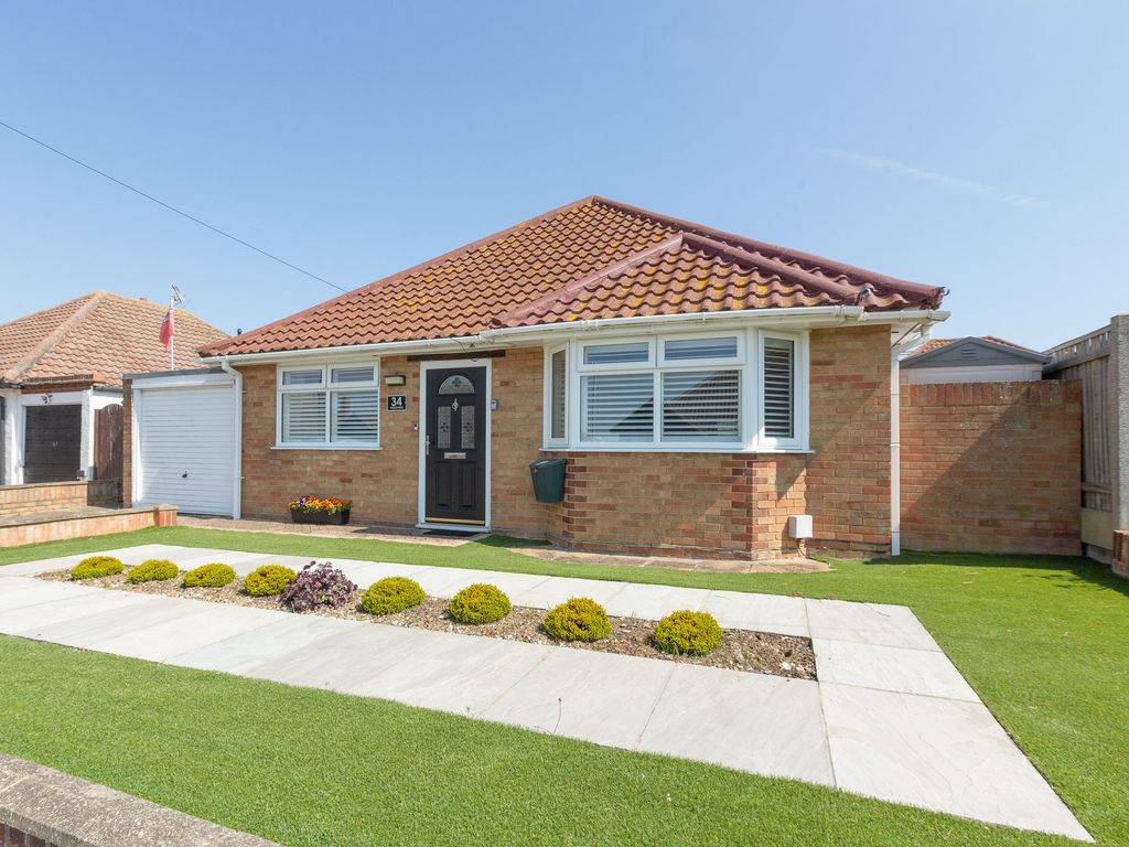 3 bed detached bungalow for sale in Kent Gardens, Birchington CT7, £