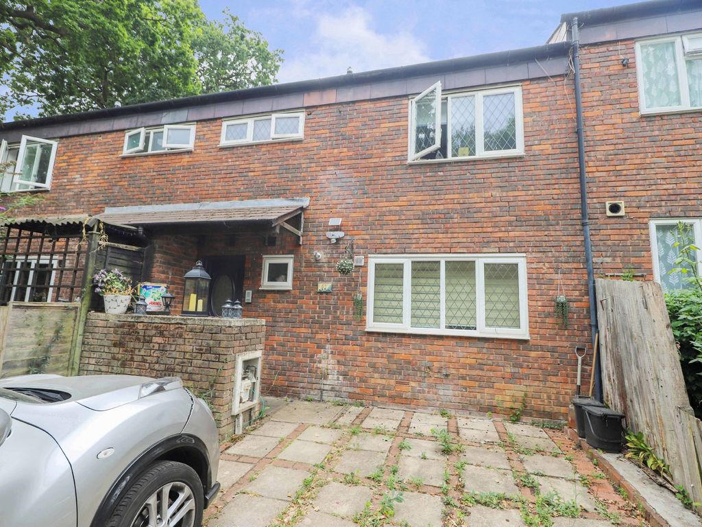 3 bed terraced house for sale in Jubilee Close, Pinner HA5 Zoopla