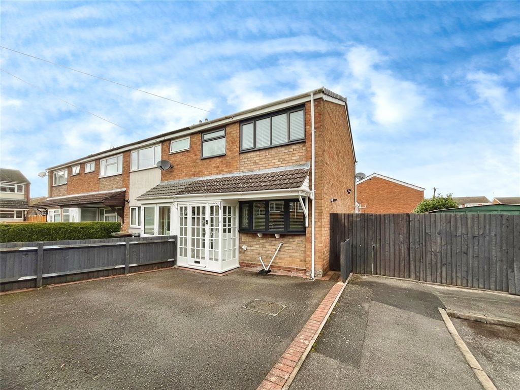 3 bed end terrace house for sale in John Knight Road, Bedworth