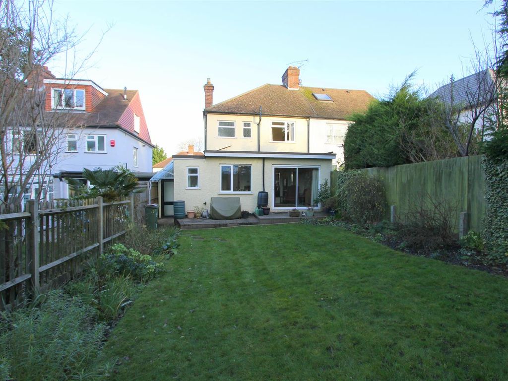 3 bed semidetached house for sale in Anglesey Court Road, Carshalton