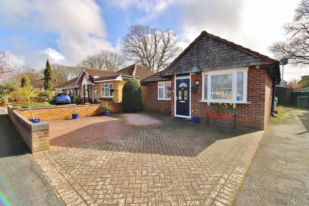 2 bed detached bungalow for sale in Harold Road, Stubbington, Fareham