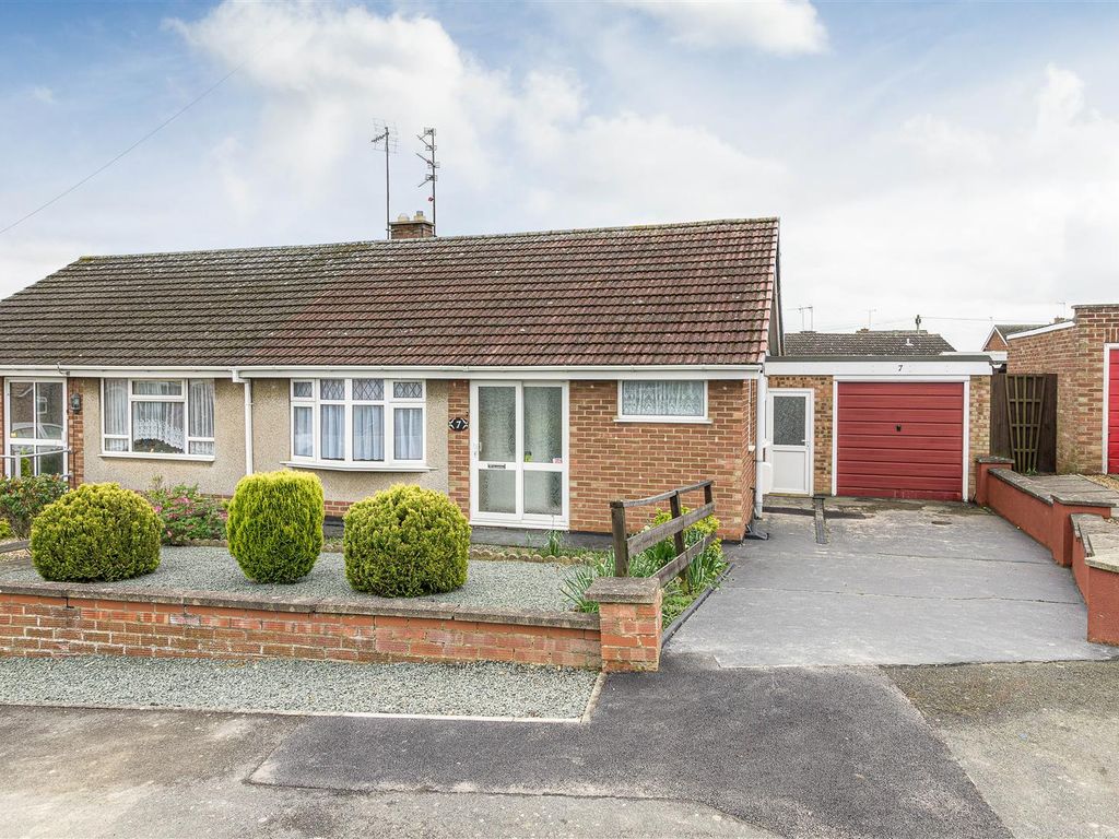 2 bed semidetached bungalow for sale in Beech Crescent, Irchester