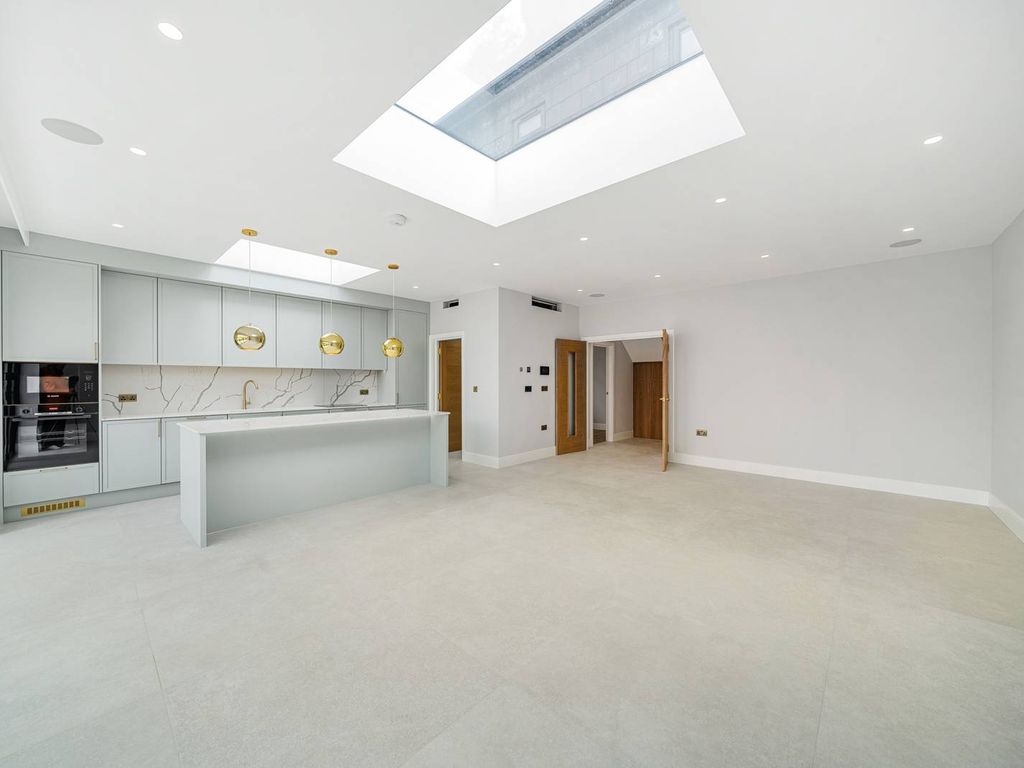 4 bed bungalow for sale in Ashdale Grove, Stanmore HA7, £900,000 Zoopla