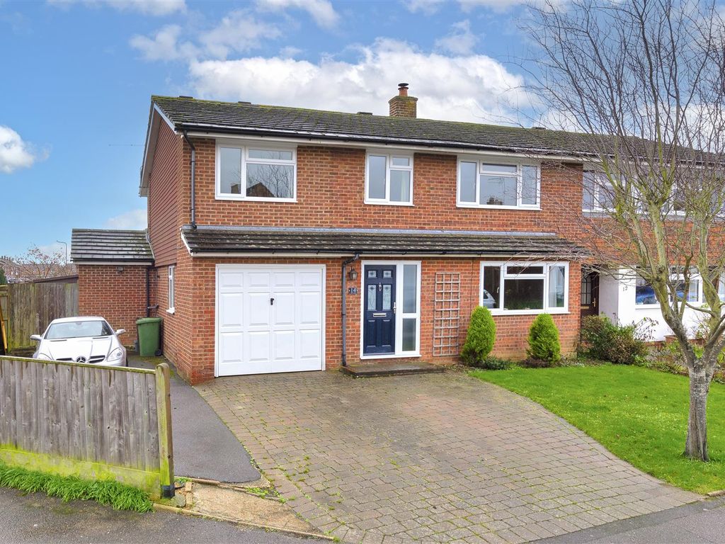 4 bed semidetached house for sale in Birch Road, Paddock Wood