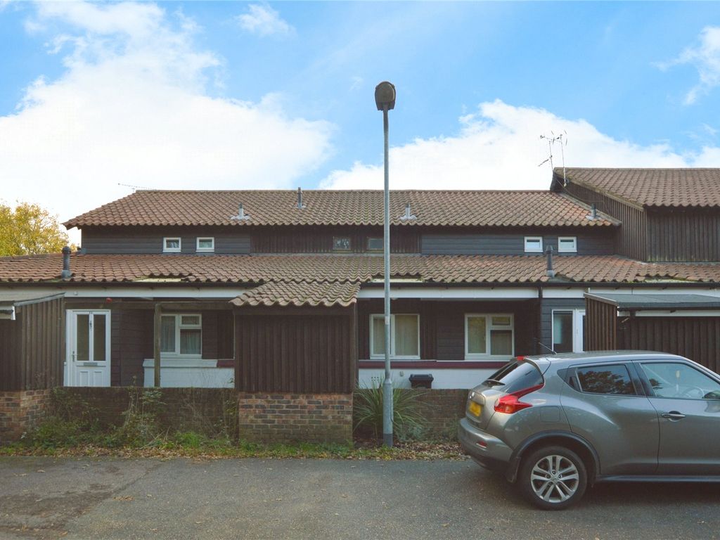 2 bed terraced house for sale in Bartlow End, Basildon, Essex SS13, £