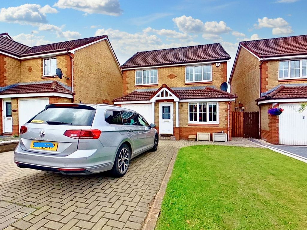 3 bed detached house for sale in Badger Place, Broxburn EH52, £250,000