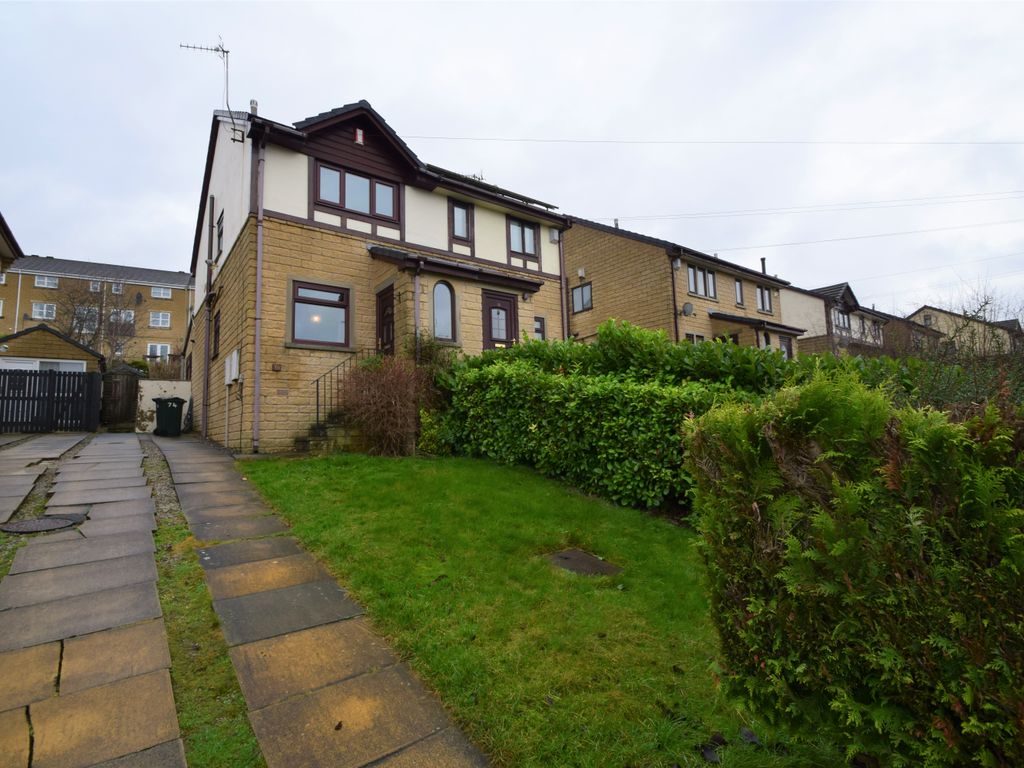 2 bed semidetached house for sale in The Oval, Bingley, Bradford BD16