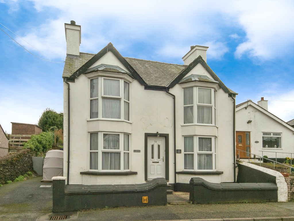 3 bed detached house for sale in Llaneilian Road, Amlwch LL68, £290,000