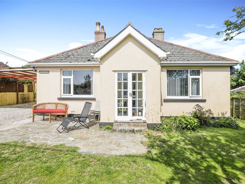 3 bed bungalow for sale in Garro Lane, Mullion, Helston, Cornwall TR12