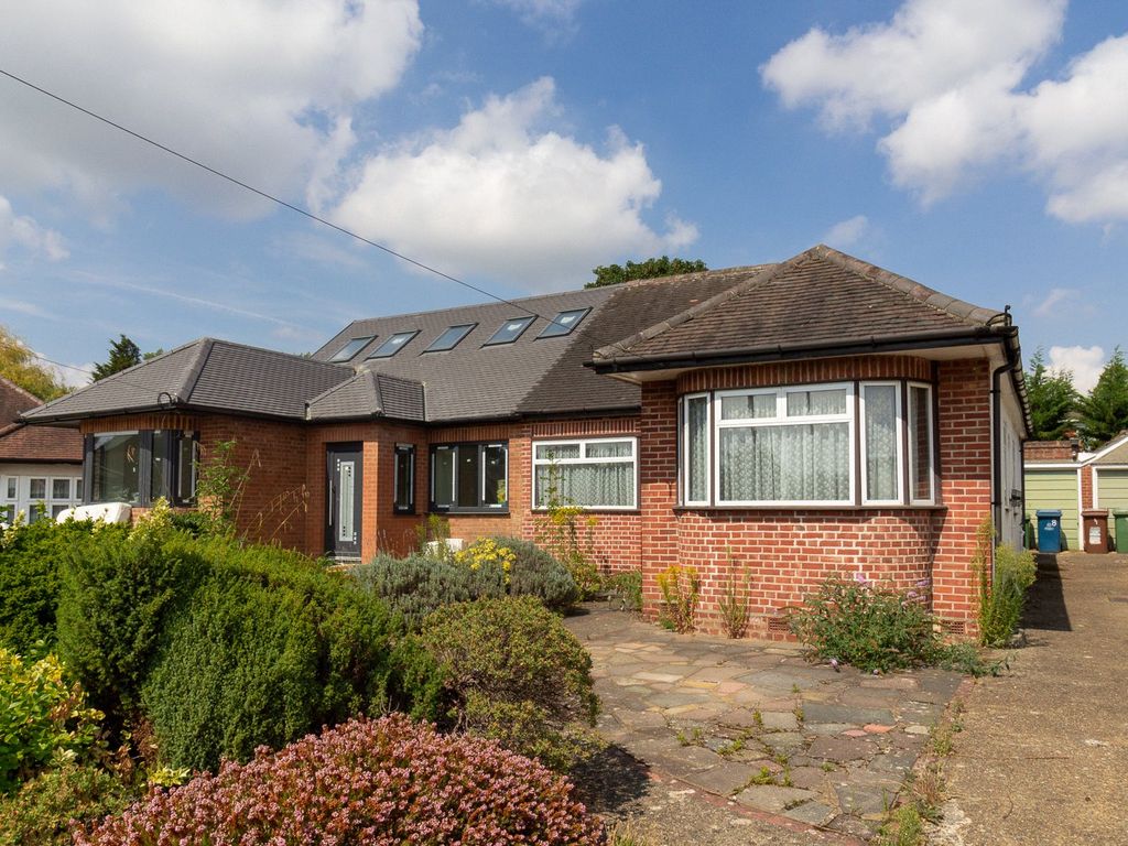 2 bed bungalow for sale in Ashdale Grove, Stanmore HA7 Zoopla