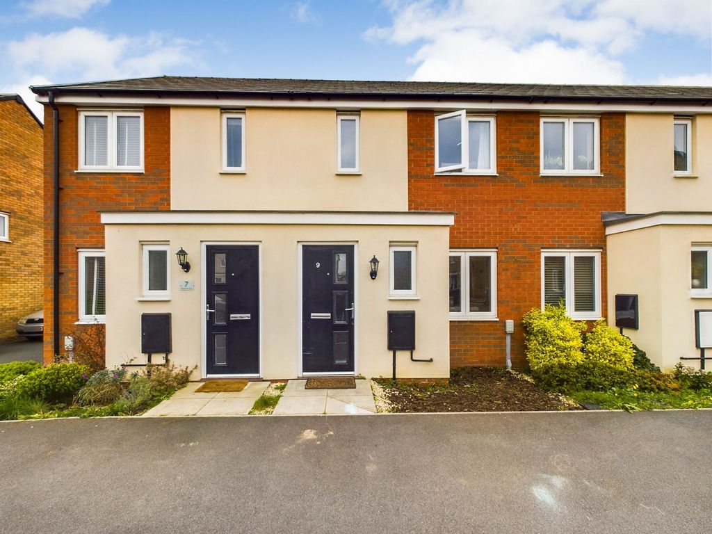 2 bed terraced house for sale in Bloomfield Drive, Hinchingbrooke Park