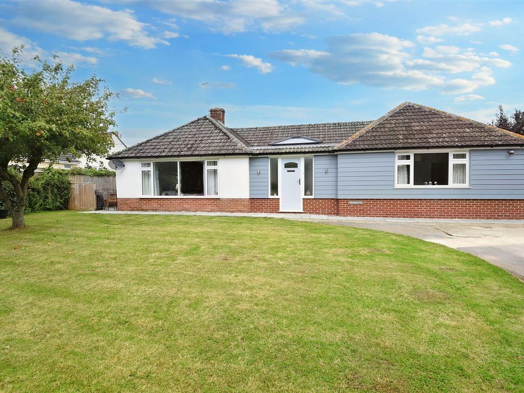 3 bed detached bungalow for sale in Ham Lane, Marnhull, Sturminster