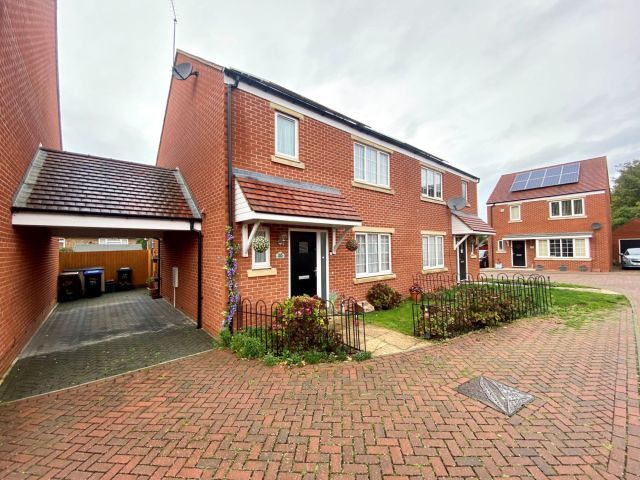 Crestwood Close, Maple Gardens, Northampton NN3  
