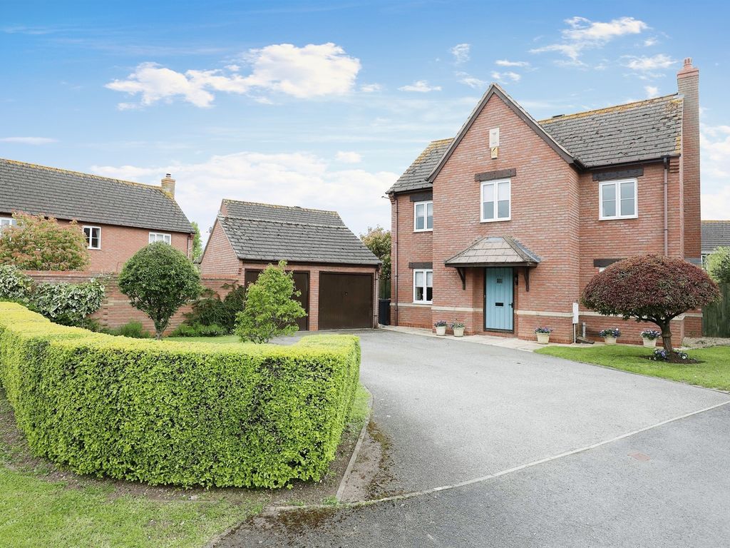 5 bed detached house for sale in Churchward Close, Honeybourne, Evesham