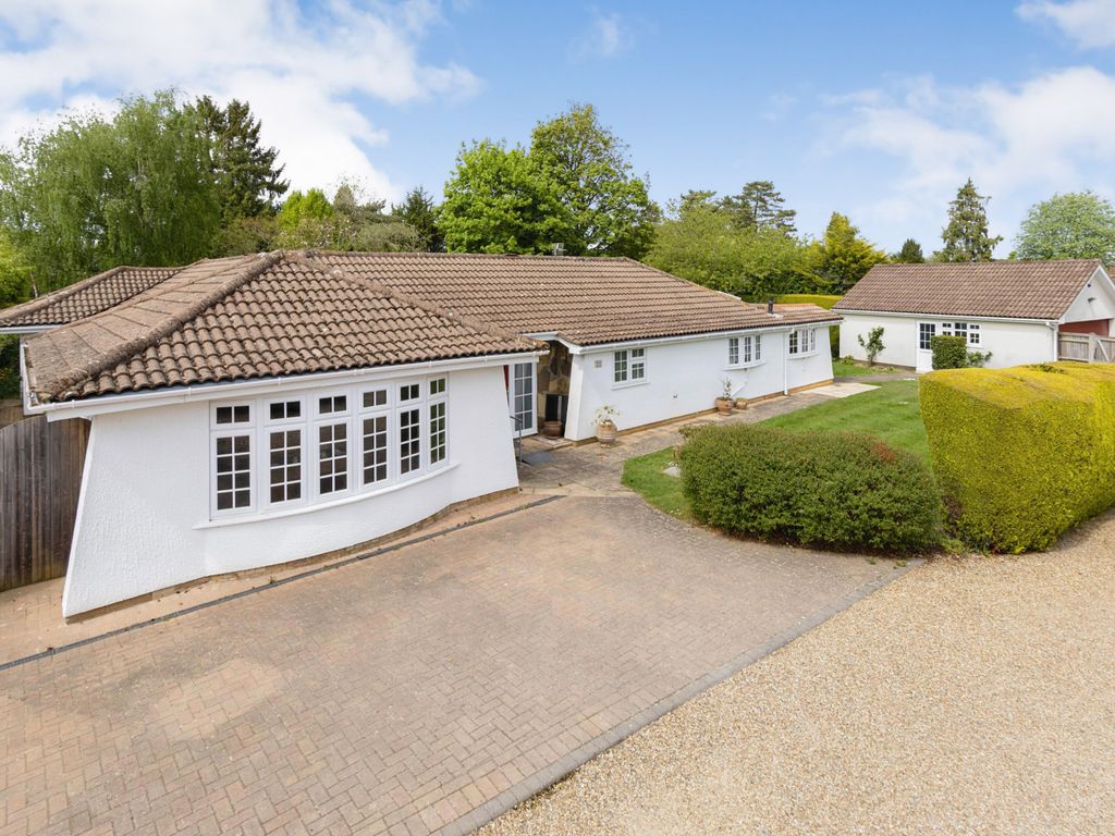 4 bed bungalow for sale in Uplands Road, Kenley CR8 Zoopla