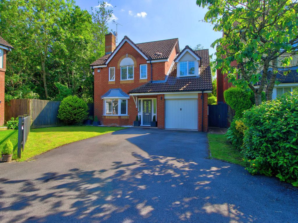 4 bed detached house for sale in Harrow Way, Sindlesham, Wokingham RG41