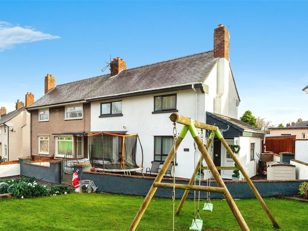 4 bed semidetached house for sale in Ffordd Ysgubor, Mostyn, Holywell