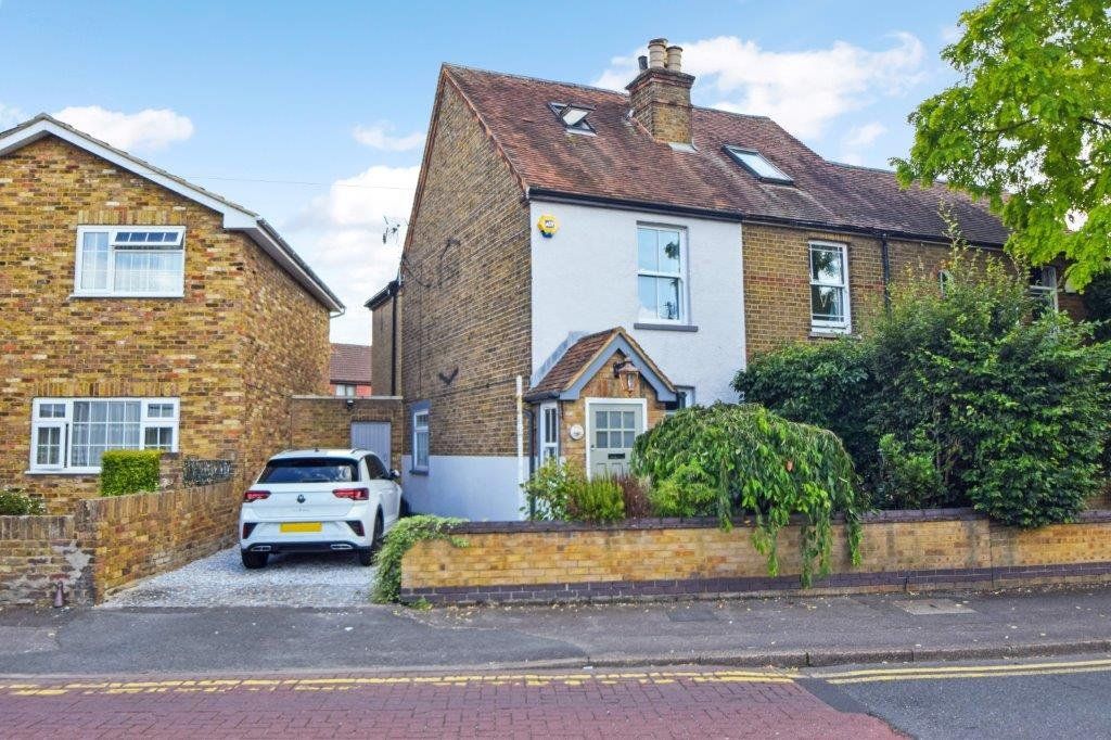 3 bed semidetached house for sale in Lower Cippenham Lane, Cippenham
