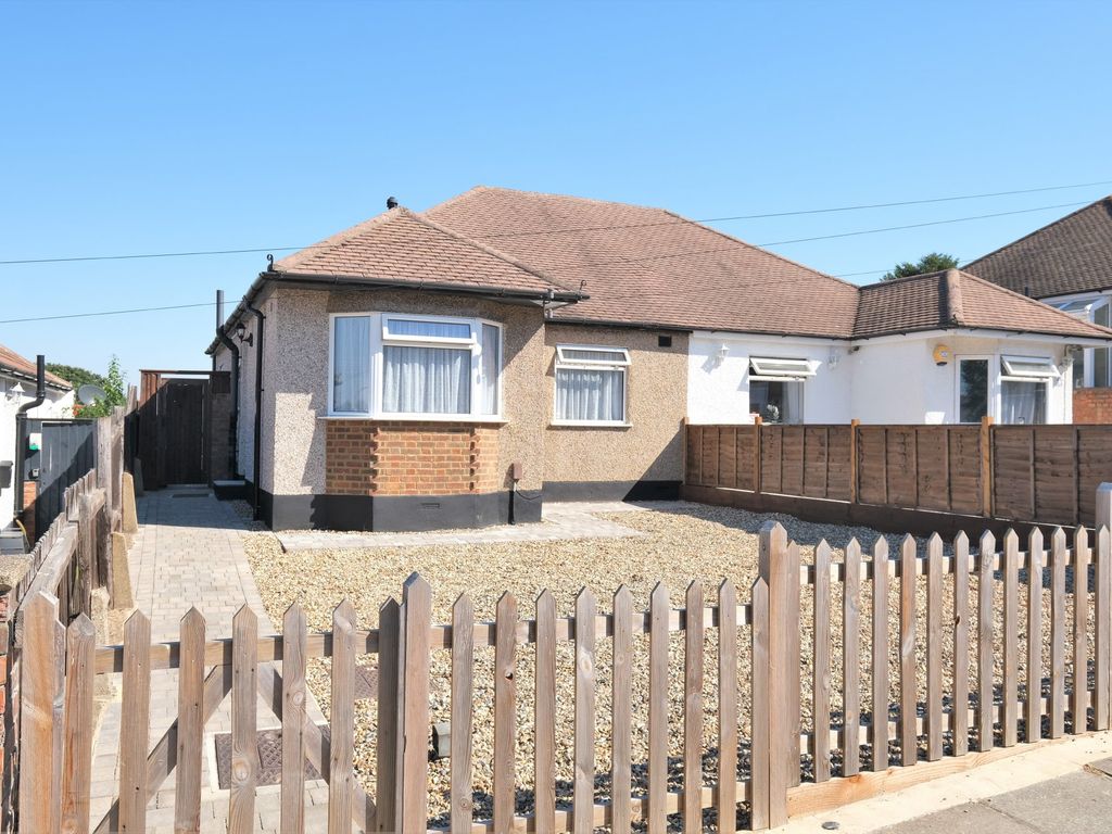 2 bed semidetached bungalow for sale in Chalk Pit Avenue, Orpington