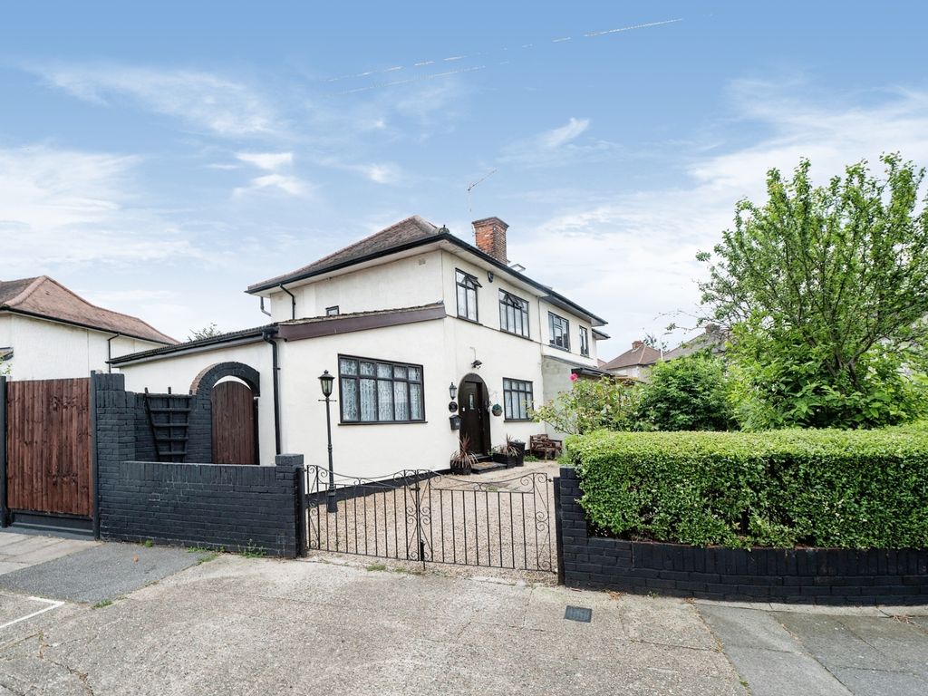 3 bed semidetached house for sale in Carter Drive, Romford RM5 Zoopla