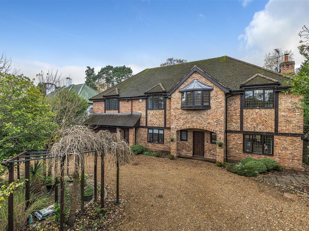 6 bed detached house for sale in Woodham Waye, Woking GU21 Zoopla