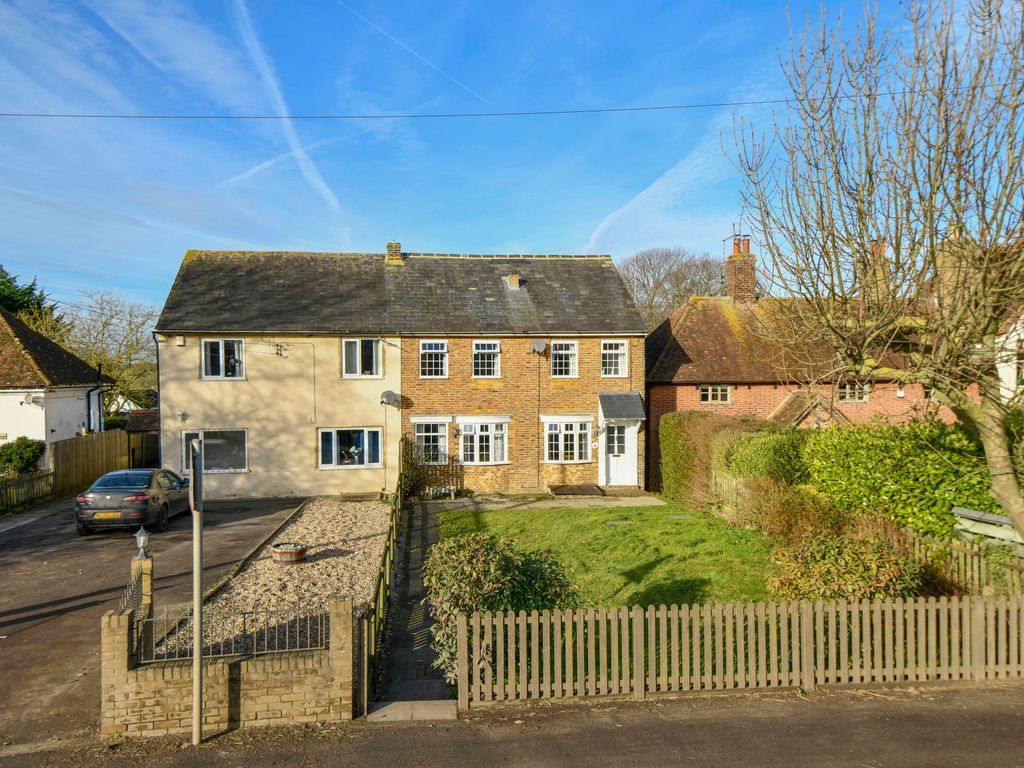 4 bed semidetached house for sale in Ashford Road, Badlesmere Lees
