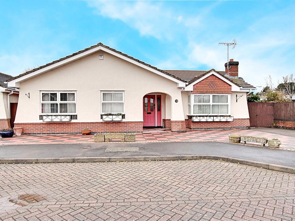 3 bed bungalow for sale in Mant Close, Climping, Littlehampton, West