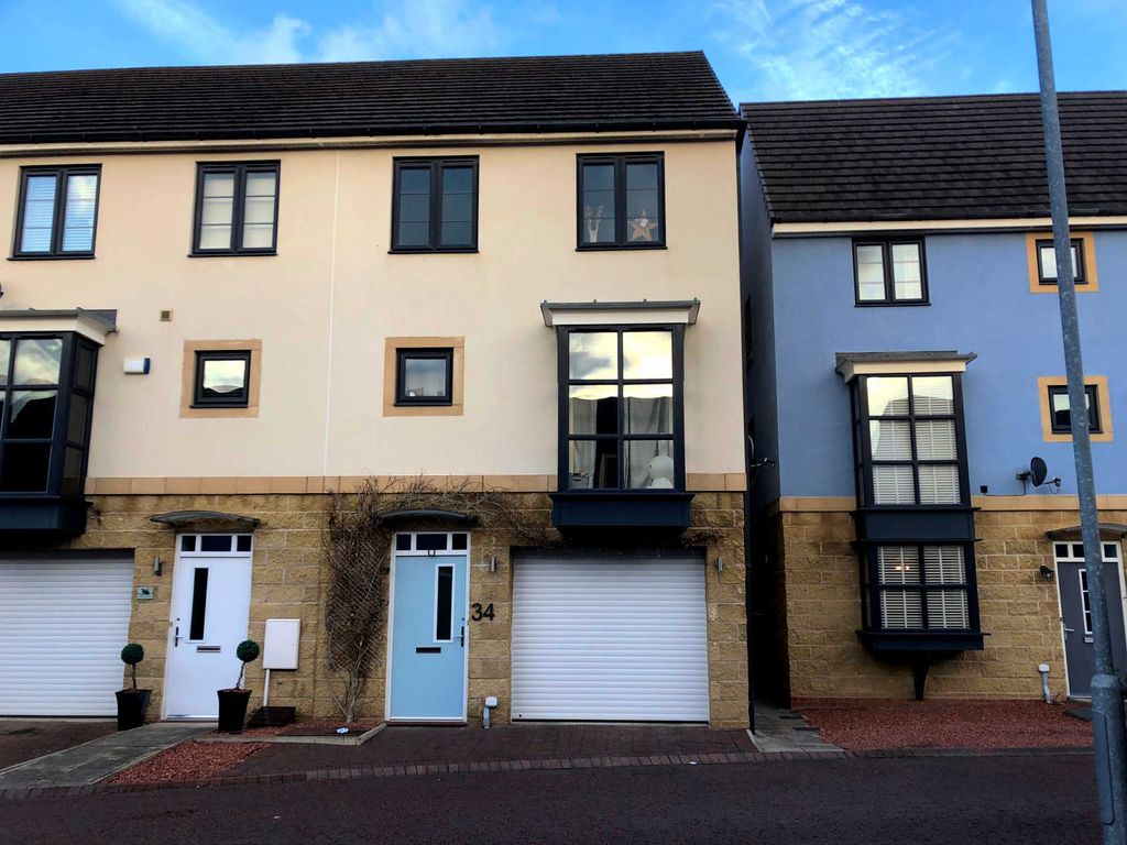 3 bed terraced house for sale in Cromwell Ford Way, BlaydonOnTyne