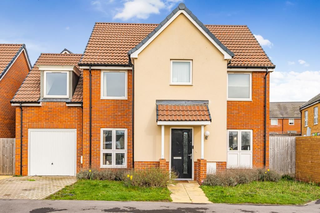 5 bed detached house to rent in Mogridge Drive, East Oxford OX4, £2,200