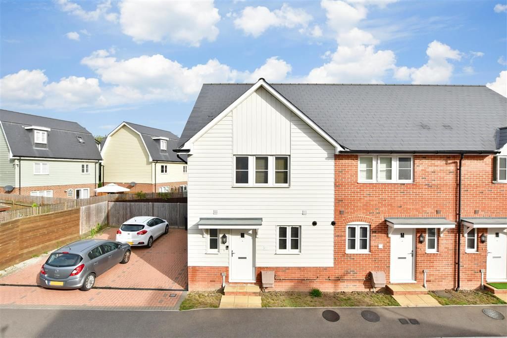 2 bed end terrace house for sale in Hengist Drive, Aylesford, Kent ME20