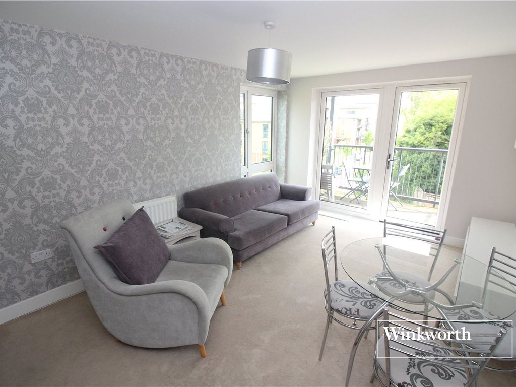 2 bed flat to rent in James Court, Grade Close, Elstree, Borehamwood