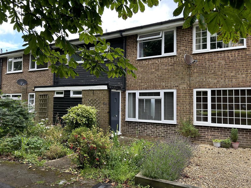 3 bed terraced house to rent in Wayside Green, Woodcote, Reading RG8