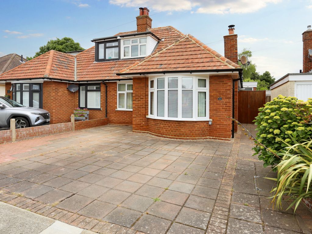 3 bed semidetached house for sale in Newry Avenue, Felixstowe IP11, £